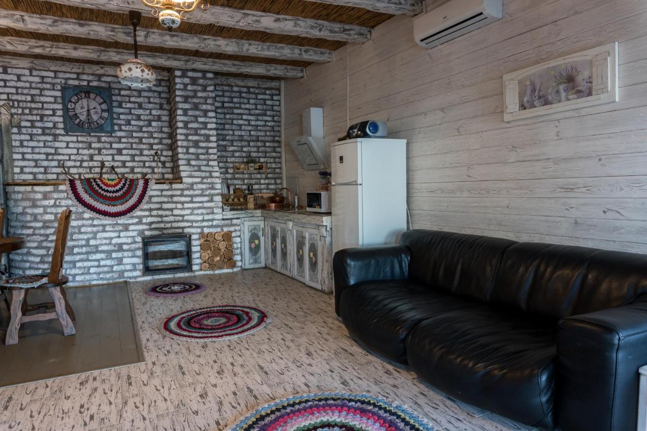 Chervona Kalyna Cottage Odesa Exterior photo